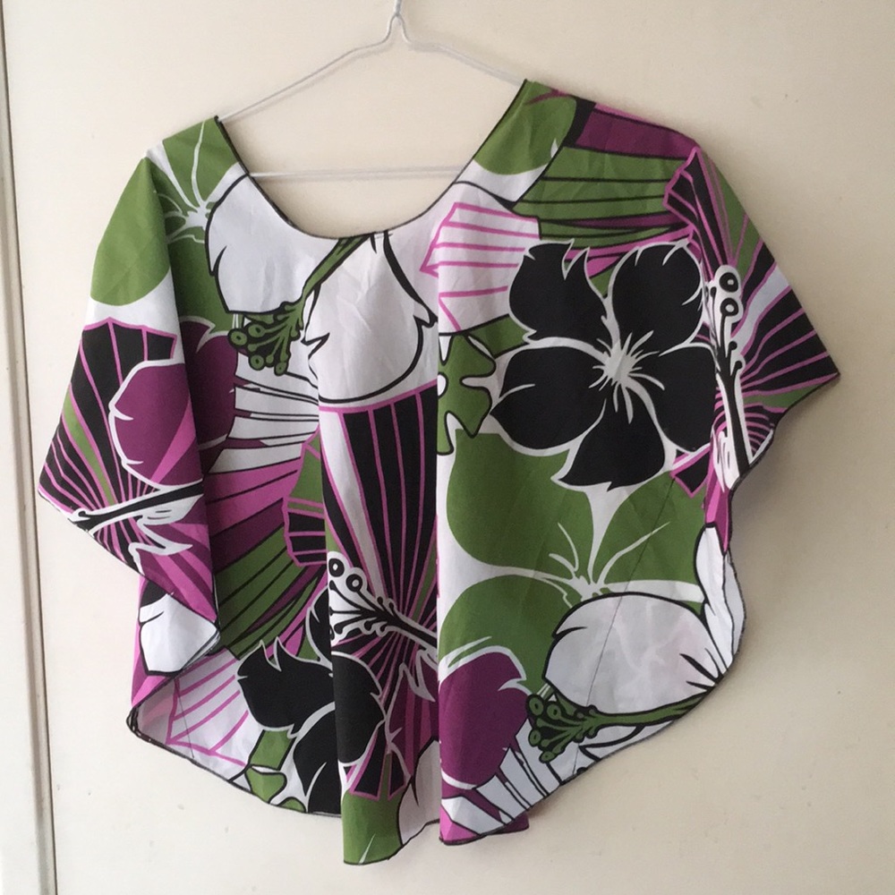 Hawaiian print blouse